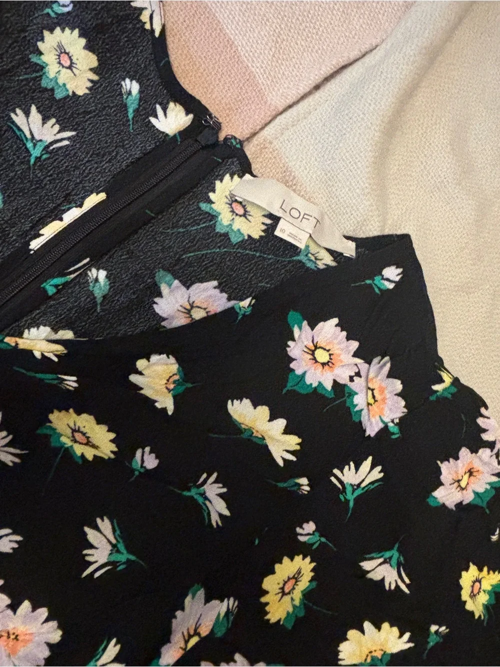 LOFT Black Floral V-Neck Puff Sleeve Top